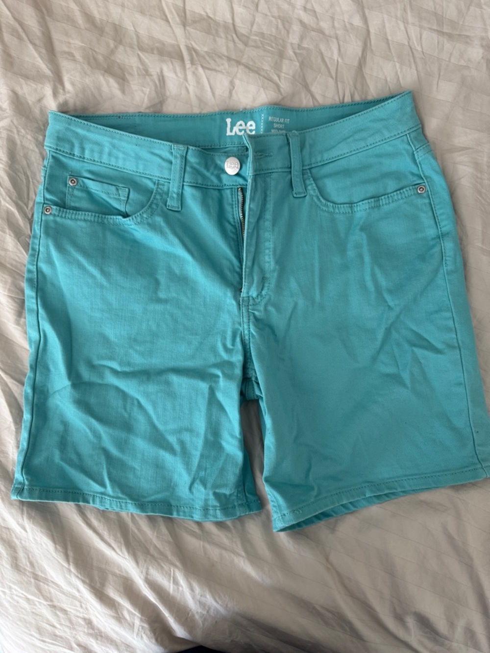 Lee Women’s Turquoise Mid-Rise Bermuda Shorts
